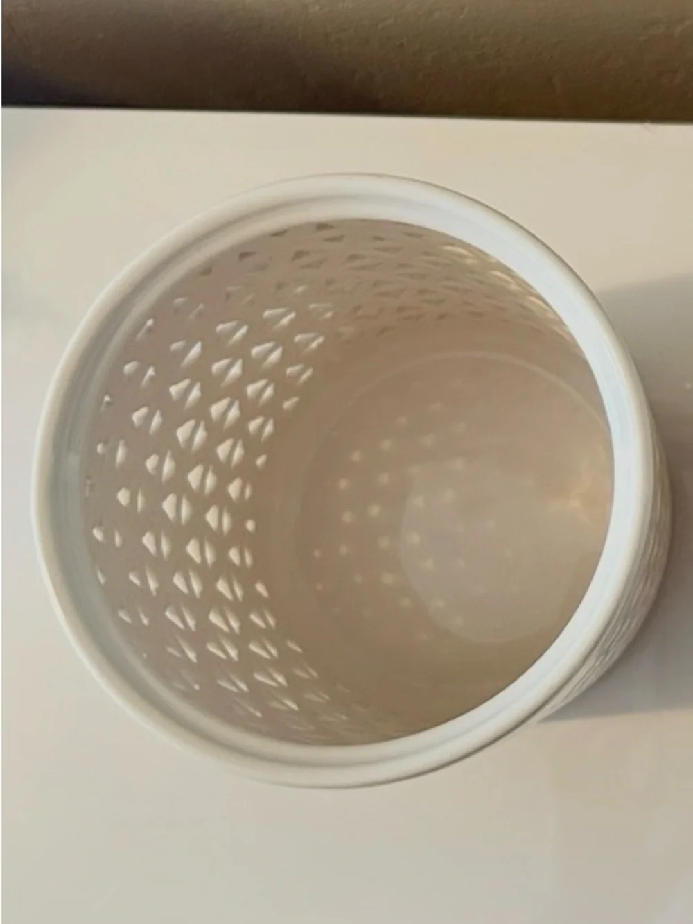 Yankee Candle Ceramic Lattice White & Brass Hide Away Candle Holder. New in box